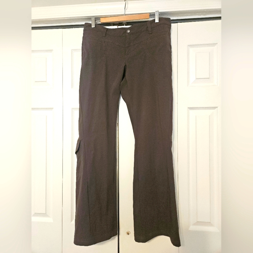 Atheletica Women's Green Pants
